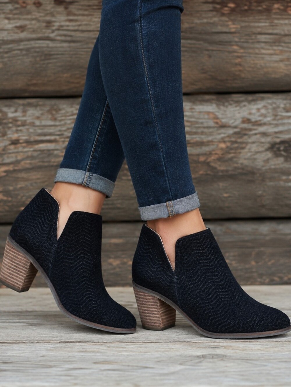 Lucky Brand Pardina Y2K Western Boho Textured Suede Block Heel Ankle Bootie 8M